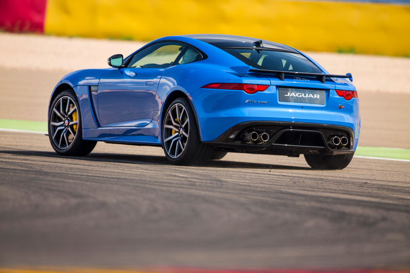 Illustration for article titled The Jaguar F-Type SVR Is A 575 Horsepower Screaming Track Day LunaticÂ